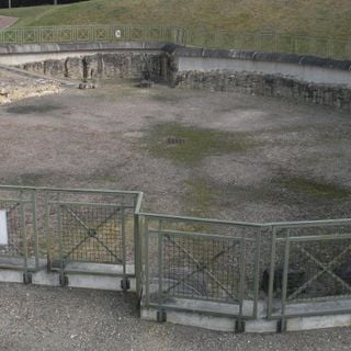 Beaumont-sur-Oise amphitheatre