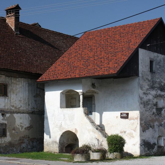 Miklč granary