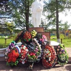 Братская могила советских воинов, погибших в борьбе с фашистами (Волот)