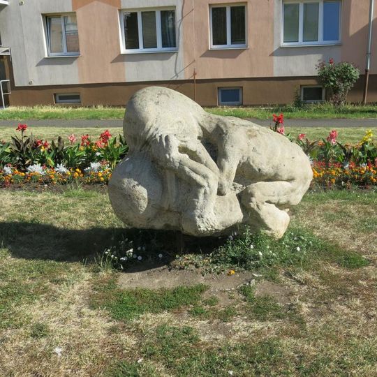 Socha v ulici Komenského v Kadani