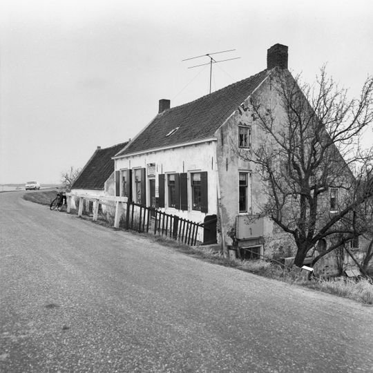 Lekbandijk 83, Ravenswaaij