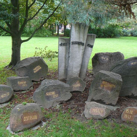 Pomník Petra Bezruče z bludných balvanů