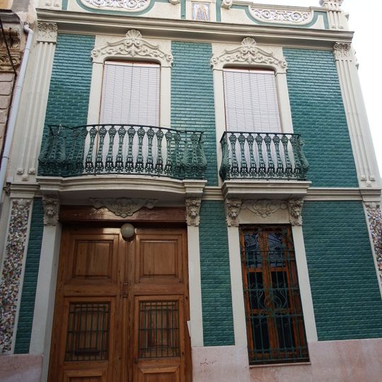 Retablo cerámico de Nuestra Señora de la Buena Guía