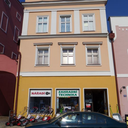 Mírové náměstí 124