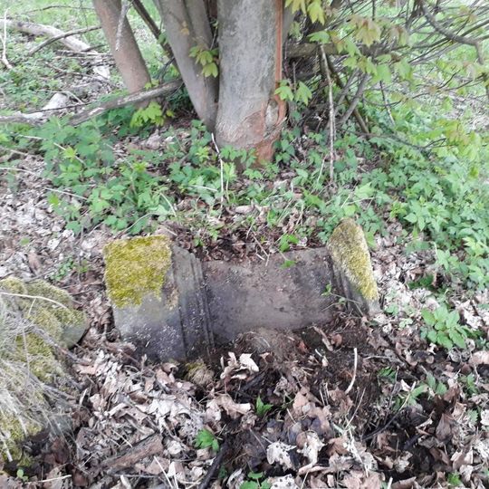 Kříž východně od Bezvěrova