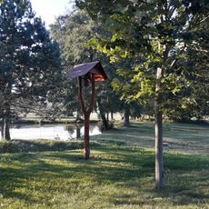 Zvonička v Odlezlech u rybníka