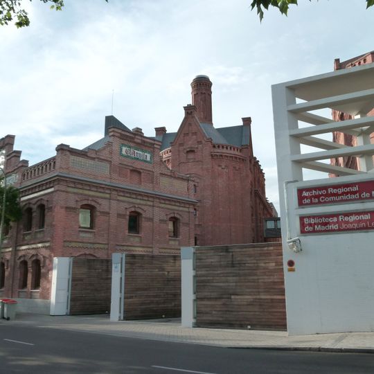 Biblioteca Joaquín Leguina building