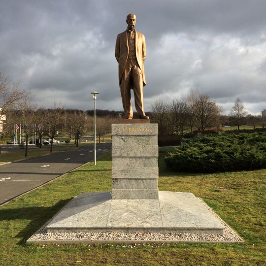 Statue of Tomáš Garrigue Masaryk
