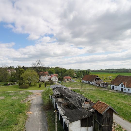 Stajnia z wiatą i wagą