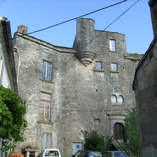 Prieuré de Pont-l'Abbé-d'Arnoult