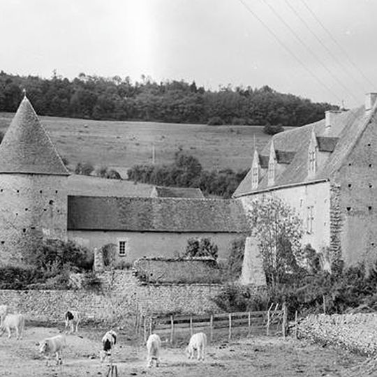 Manoir de Pouillenay