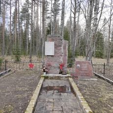 Братская могила советских воинов (Лоймольское с.п.)