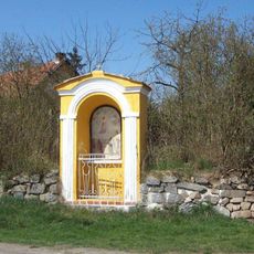 Kaplička ve Varvažově u rozcestí