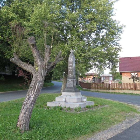 Pomník padlým v Bernarticích