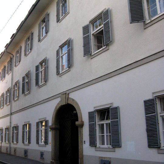 Volks-/Hauptschule St. Andrä, Altkat. Betsaal/ehem. Waisenhaus/Grenadierkaserne