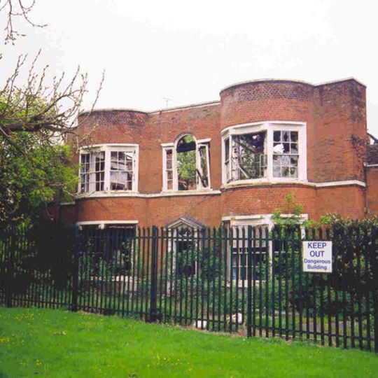 Mulberry Green House And Stables