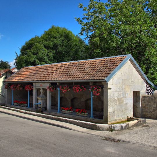 Fontaine-lavoir de Pouilley-les-Vignes