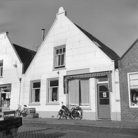 Markt 20, Heenvliet