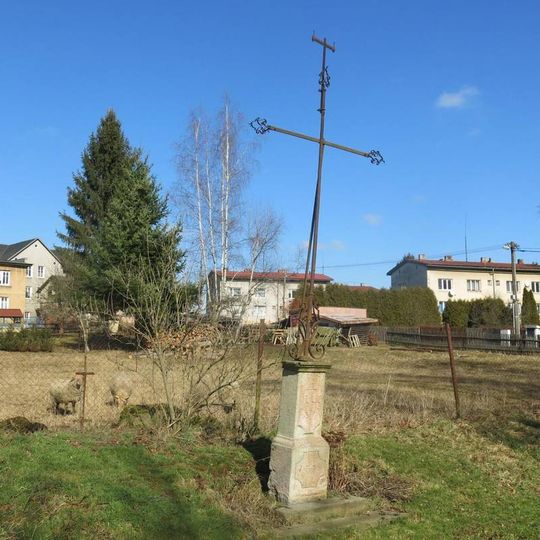 Kříž poblíž domu 208 v Lobendavě