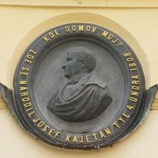 Pamětní deska Josefa Kajetána Tyla na domě Tylova 507/6 v Kutné Hoře