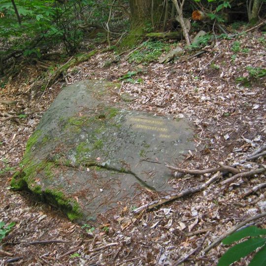 Ritterstein 236 "Haingeraide-Loogfelsen"