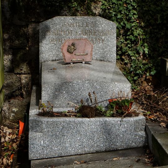Grave of Girardot-Garnesson