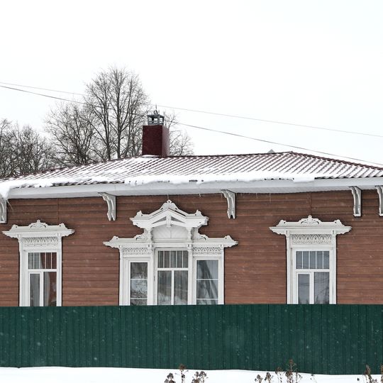 Дом жилой для служащих