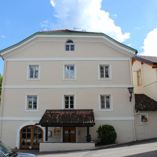 St.-Michaels-Platz 4-6