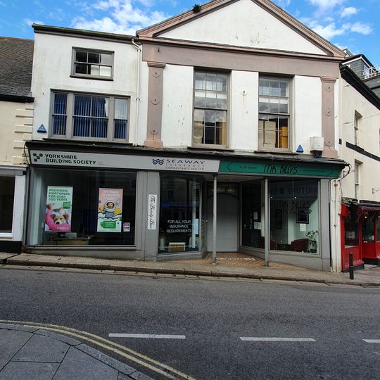 13 And 14, Market Place