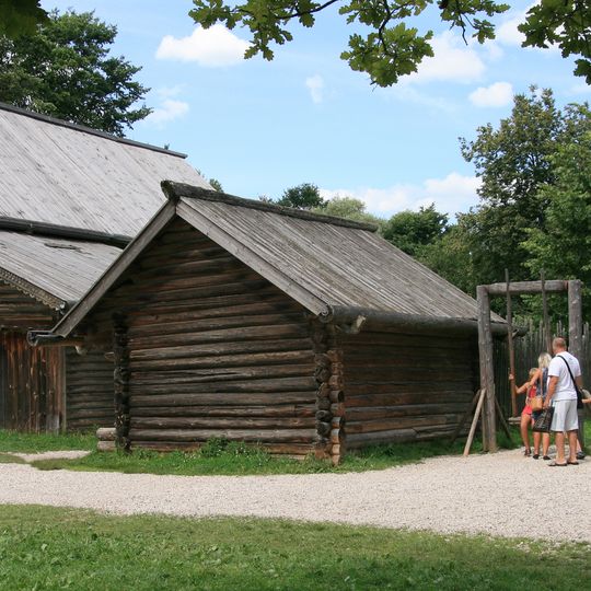 Амбар Н.С. Алексеевой из д. Хвощник Боровичского района