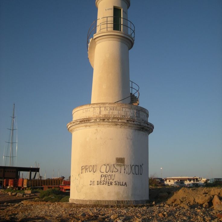 Faro La Savina
