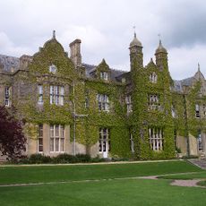 Pull Court, screen, archway and gates