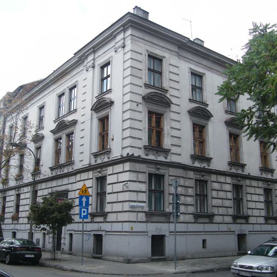 Grabowskiego 7 / Pawlikowskiego 2