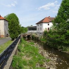 Most přes Mastník v Kosově Hoře od zámku k čp. 21