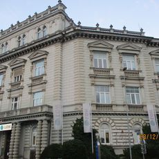 Palača Krekov trg 6, 7, 8