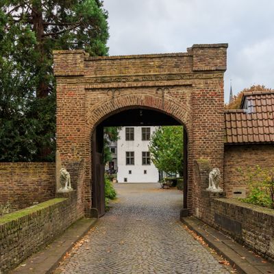 Entrance 0