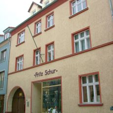 Wohnhaus in geschlossener Bebauung Senftenberger Straße 4 (Altstadt)