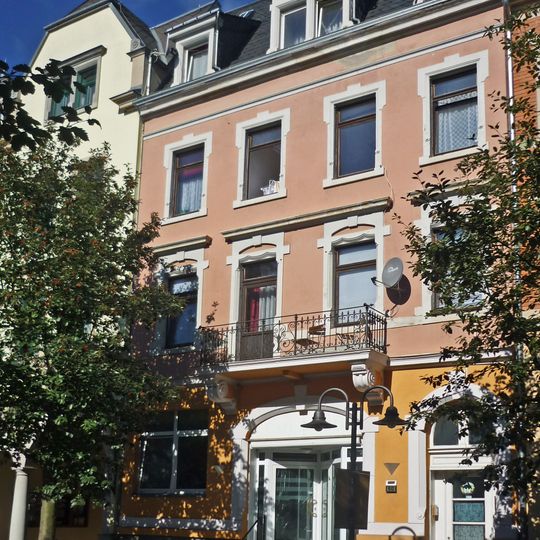 Mietshaus in geschlossener Bebauung Hauptstraße 60