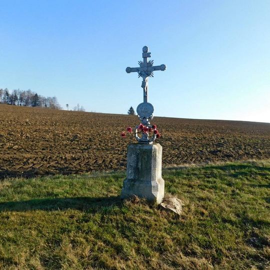 Kříž u silnice jižně od Vyskytné