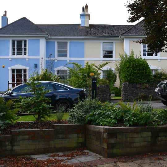 7, 8 And 8A, Courtenay Park Road