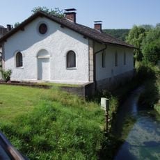 Ehemaliges fürstbischöfliches Eisenhüttenwerk , 1411 gegründet, 1932 aufgelöst, jetzt Künstlerrefugium in Privatbesitz