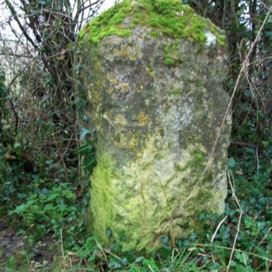 Milestone, Beacon Hill; W of jct to Oliver's Castle
