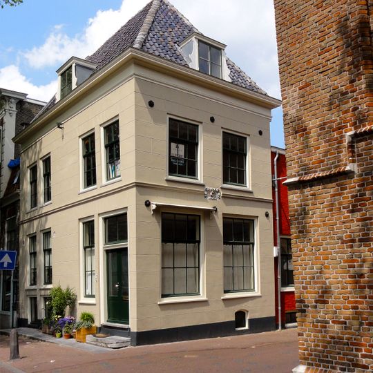 Lage Gouwe 136, Gouda