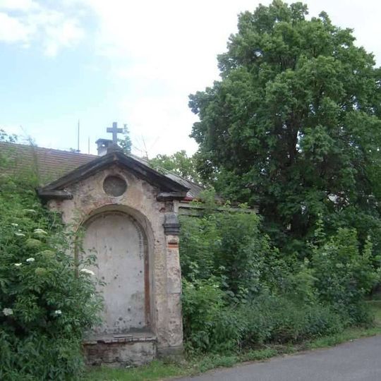 Kaple poutní cesty ze Staré Boleslavi do Prahy v Mladoboleslavské ulici v Praze-Kbelích