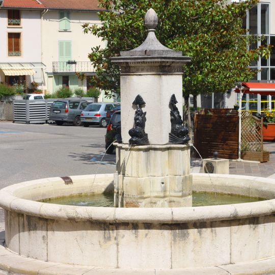 Fontaine, place de la République