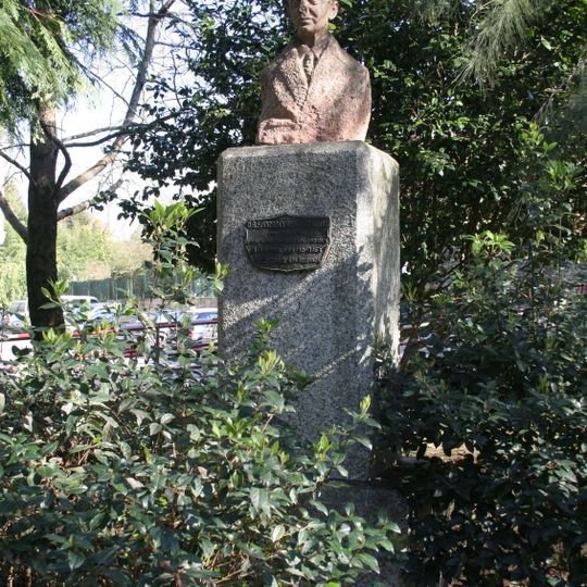 Monument to Alejandro Cerecedo