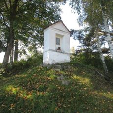 Kaplička východně od Zárybničné Lhoty