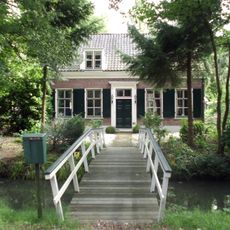 Vrijstaand pand van een rustige, landelijke bouwwijze