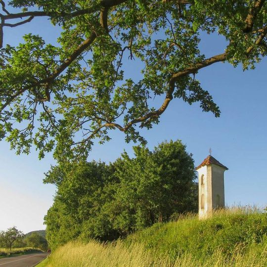 Boží muka u Hrabové nad silnicí