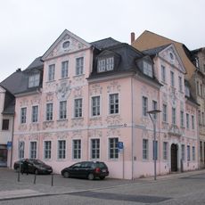Wohnhaus in geschlossener Bebauung und in Ecklage Fürstenplatz 1